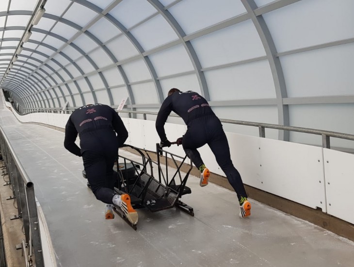 Treniņnometne ledus estakādē