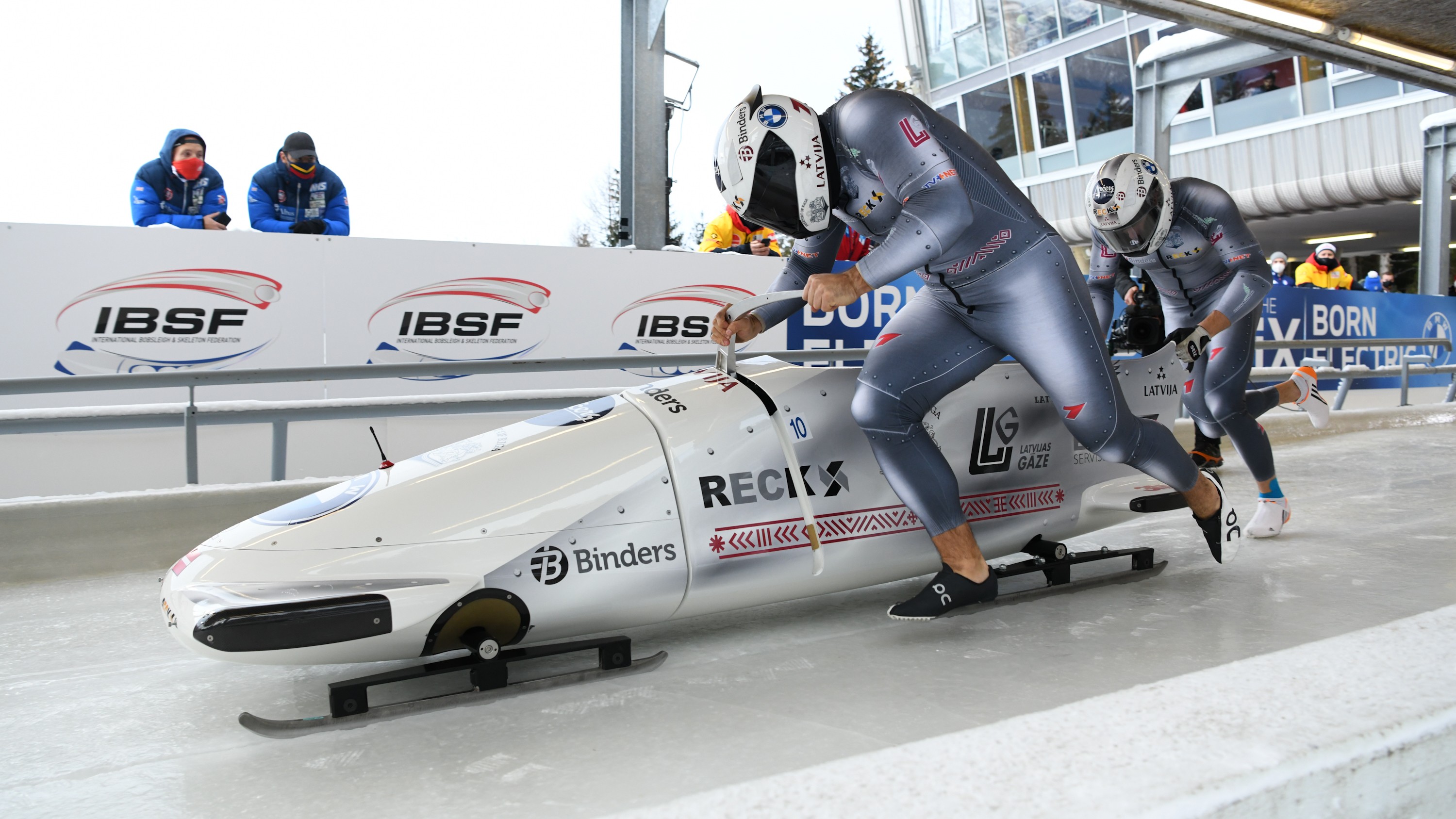 Ķibermanis un Miknis vēlreiz priecē ar bronzu Īglsā