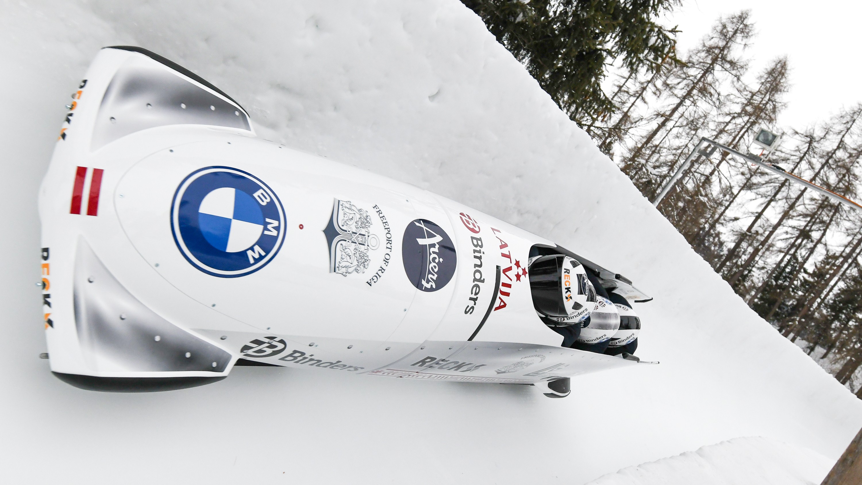 Melbārža četrinieks jaunā sastāvā un ar jaunām kamanām izcīna piekto vietu
