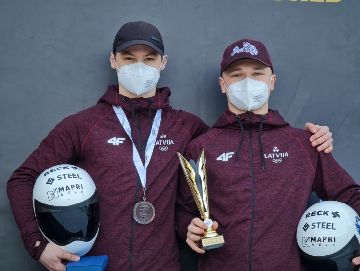 Jaunajiem skeletonistiem Smilgam un Veinbergam bronza Eiropas U-20 čempionātā