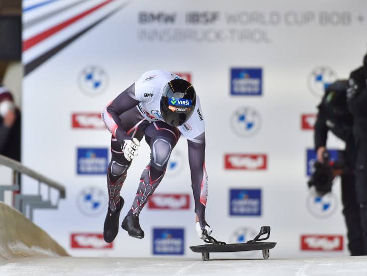 Trīs uzvarētāji pārsteigumu sacīkstēs Īglsā