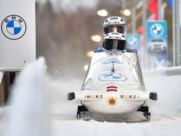 Divniekos Cipulis apsteidz Ķibermani Altenbergā