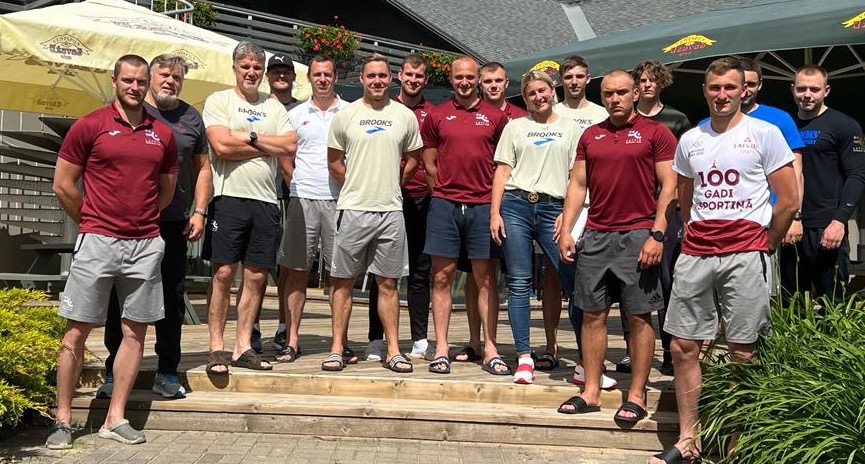 Bobslejisti aizvada pirmo treniņnometni Usmā