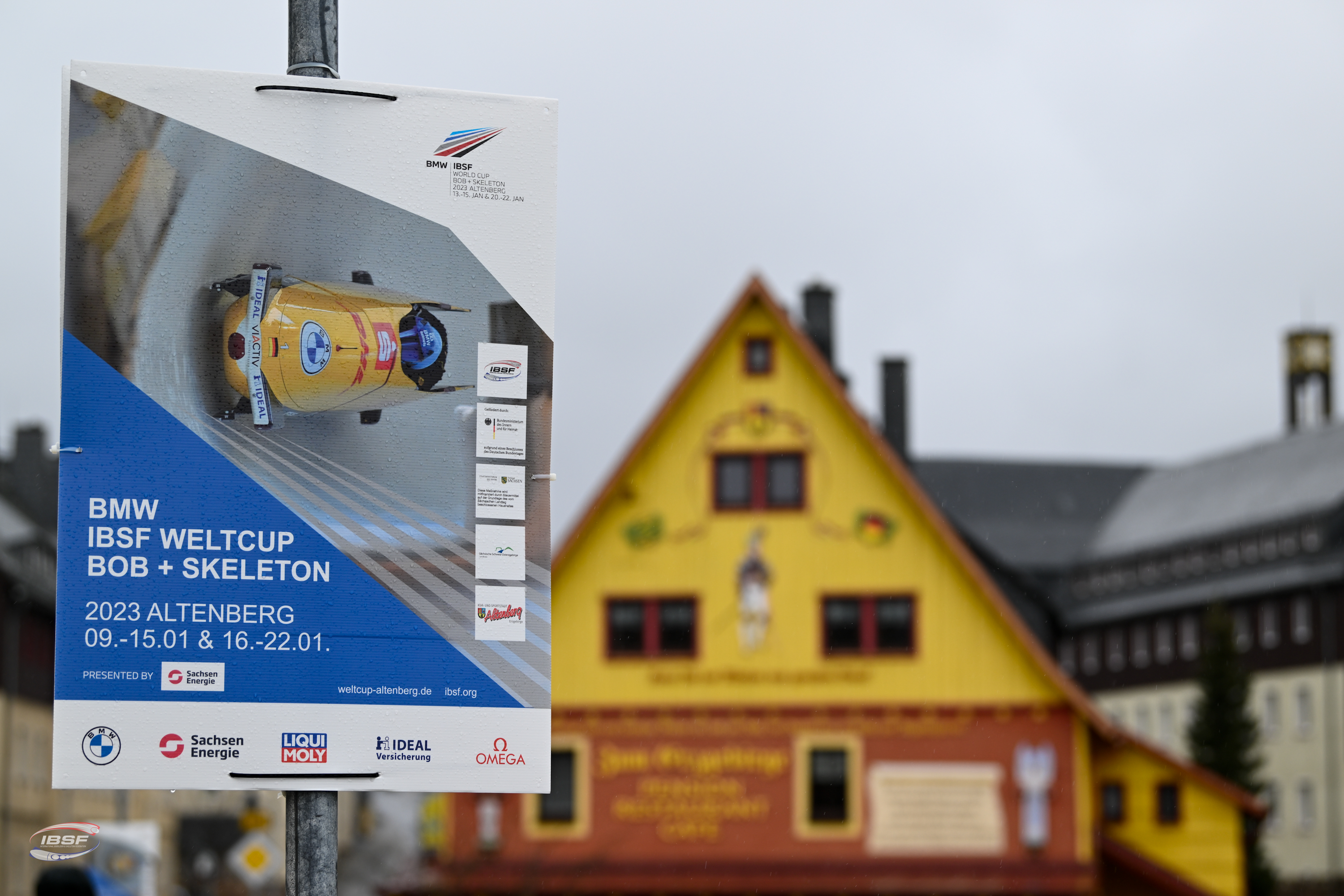 Skeletonā Altenbergā triumfē vācieši