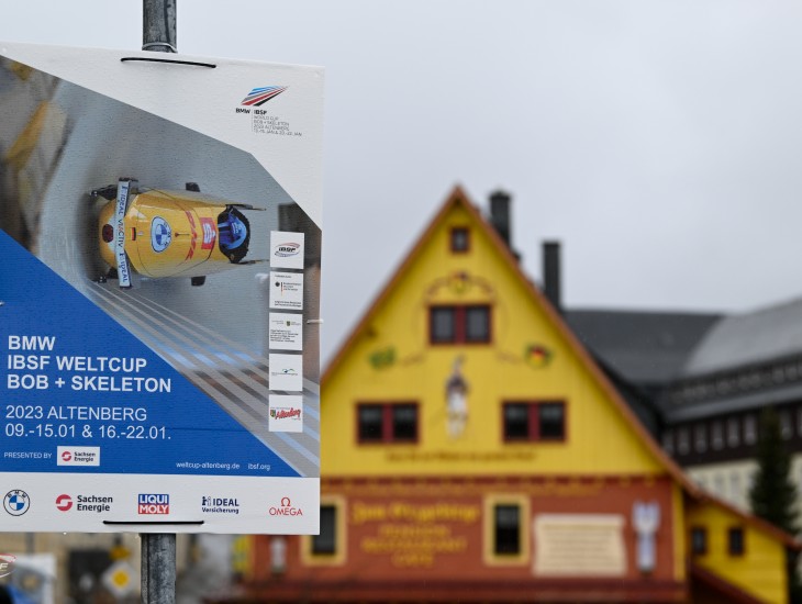 Skeletonā Altenbergā triumfē vācieši