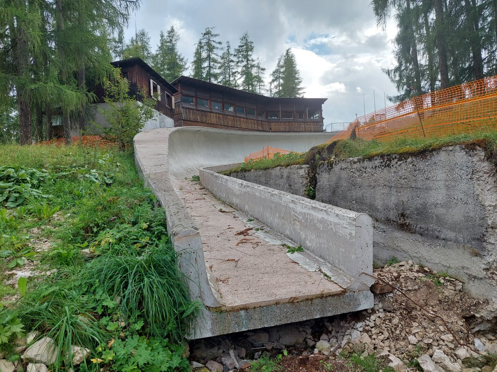 Vai olimpiskais bobslejs un kamanas tiešām atgriezīsies Kortīnā?