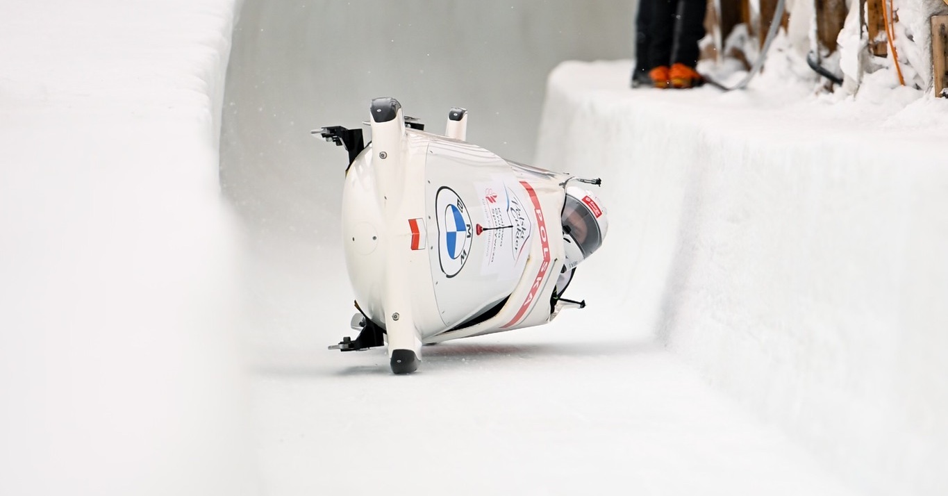Sanktmoricas trasē bobsleja treniņu pirmajā dienā 12 kritieni