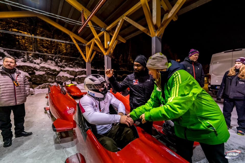 Parabobslejists Klots izcīna bronzu Eiropas čempionātā