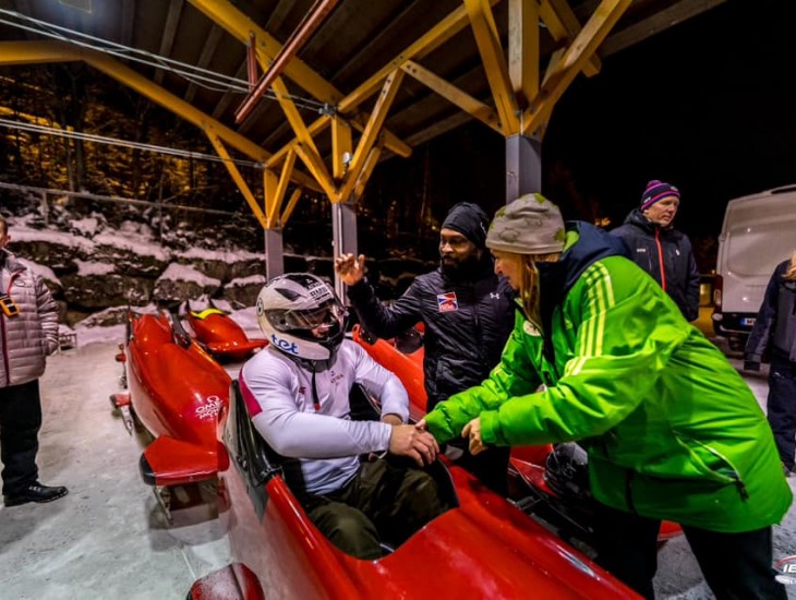 Parabobslejists Klots izcīna bronzu Eiropas čempionātā