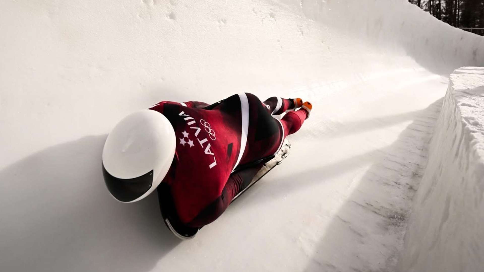 Latvijas skeletonisti ar 15.vietu debitē komandu stafetē