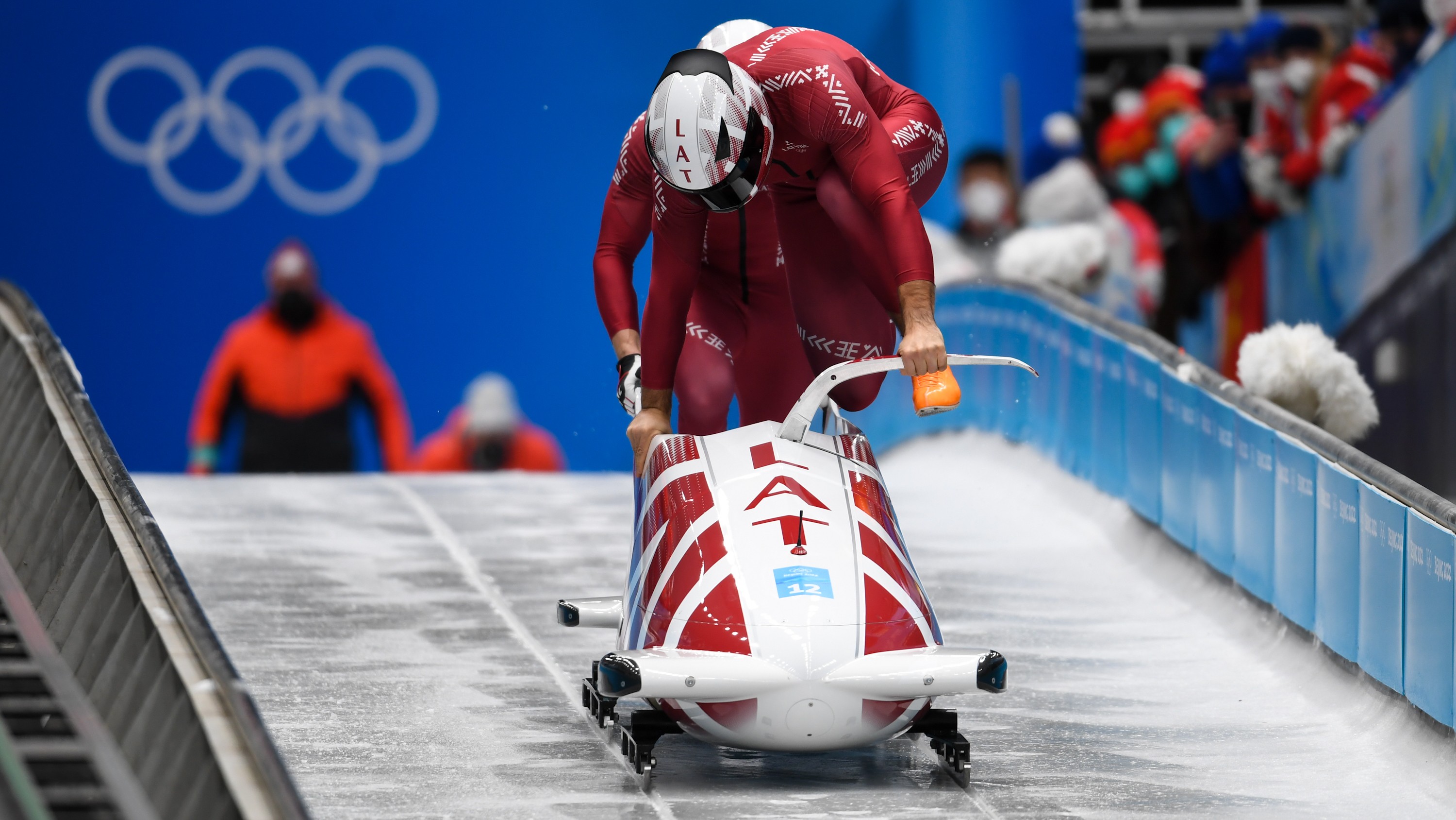 Latvija uz olimpiādi ar divām bobsleja komandām un diviem skeletonistiem