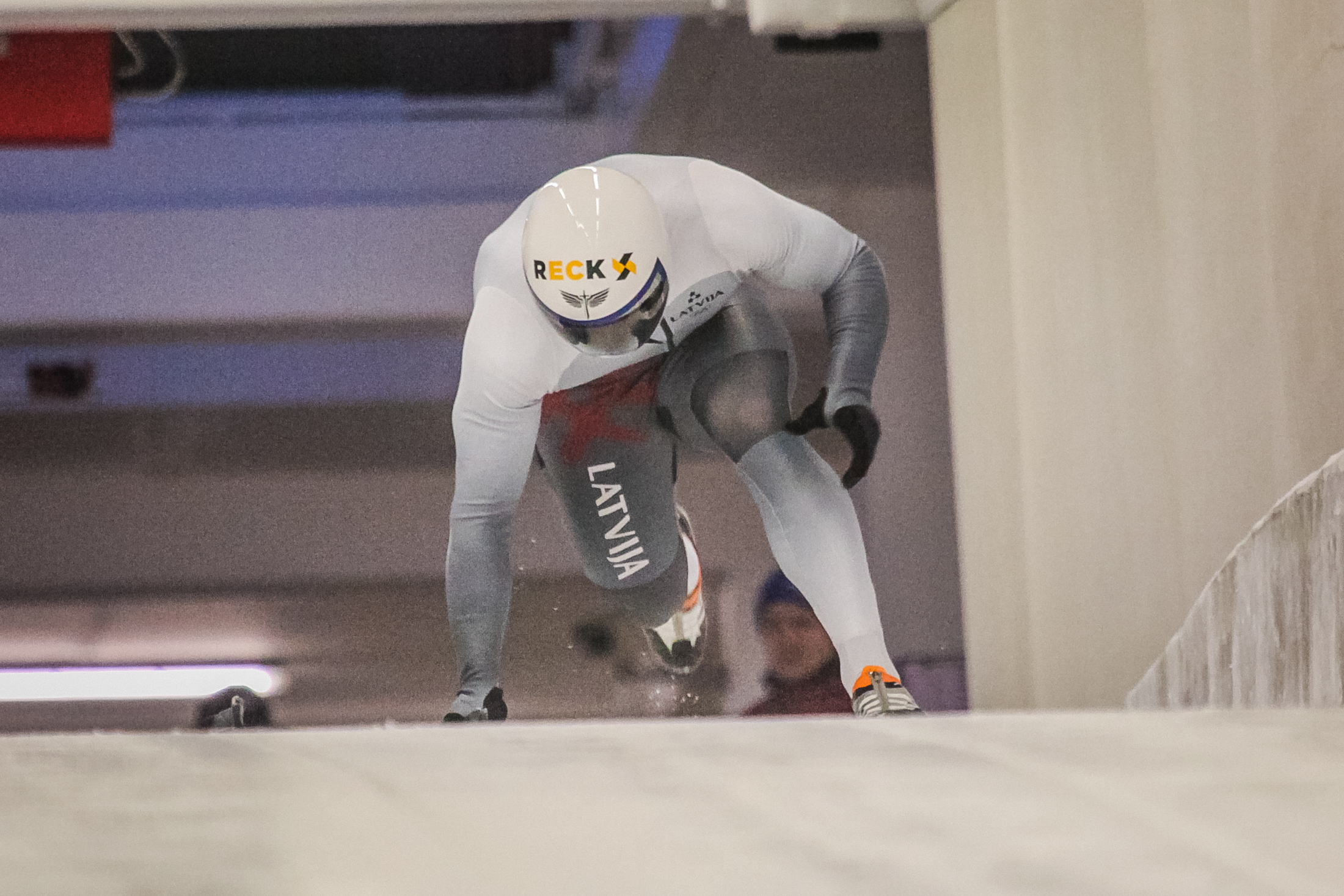 Pasaules junioru čempionātā skeletonā triumfē vācieši, Netlaus astotais