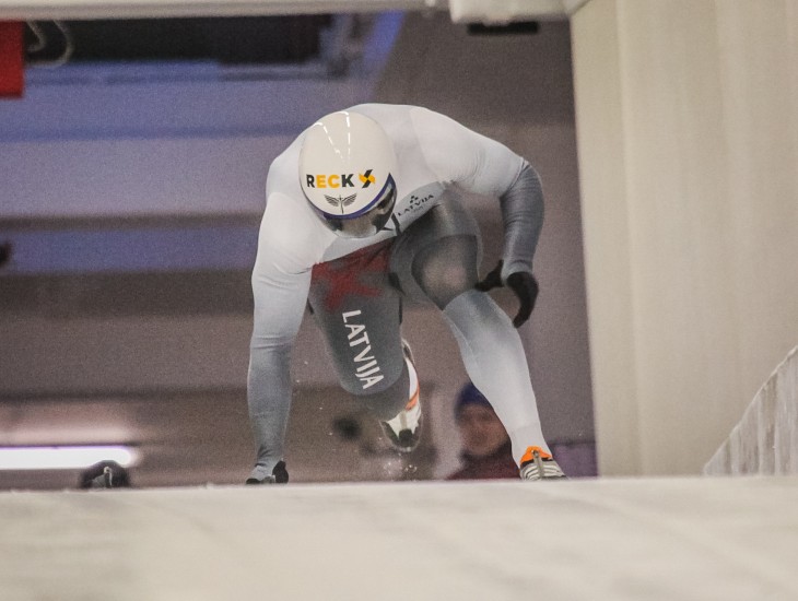 Pasaules junioru čempionātā skeletonā triumfē vācieši, Netlaus astotais